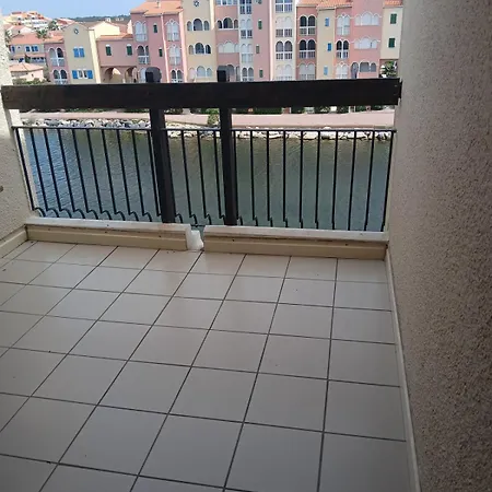 Beau Face à L Eau *