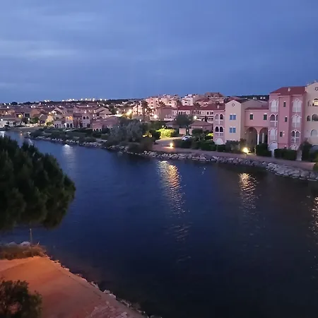 Beau Face à L Eau *
